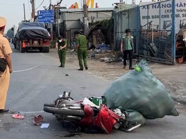 Tin tức trong ngày - Xe đầu kéo lùi cán một phụ nữ tử vong