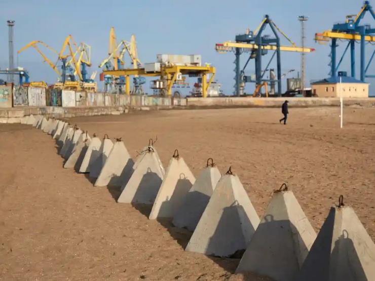 Thế giới - Bộ Quốc phòng Anh: Quân đội Nga lắp đặt phòng tuyến "răng rồng" ở Mariupol