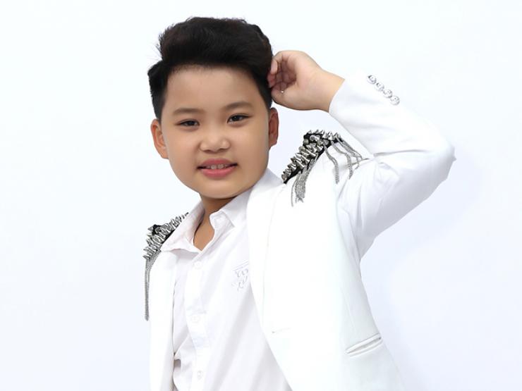 Ca nhạc - MTV - “Bản sao nhí” Nguyễn Phi Hùng đi hát hội chợ, cát-xê tăng gấp 5 lần sau khi nổi tiếng