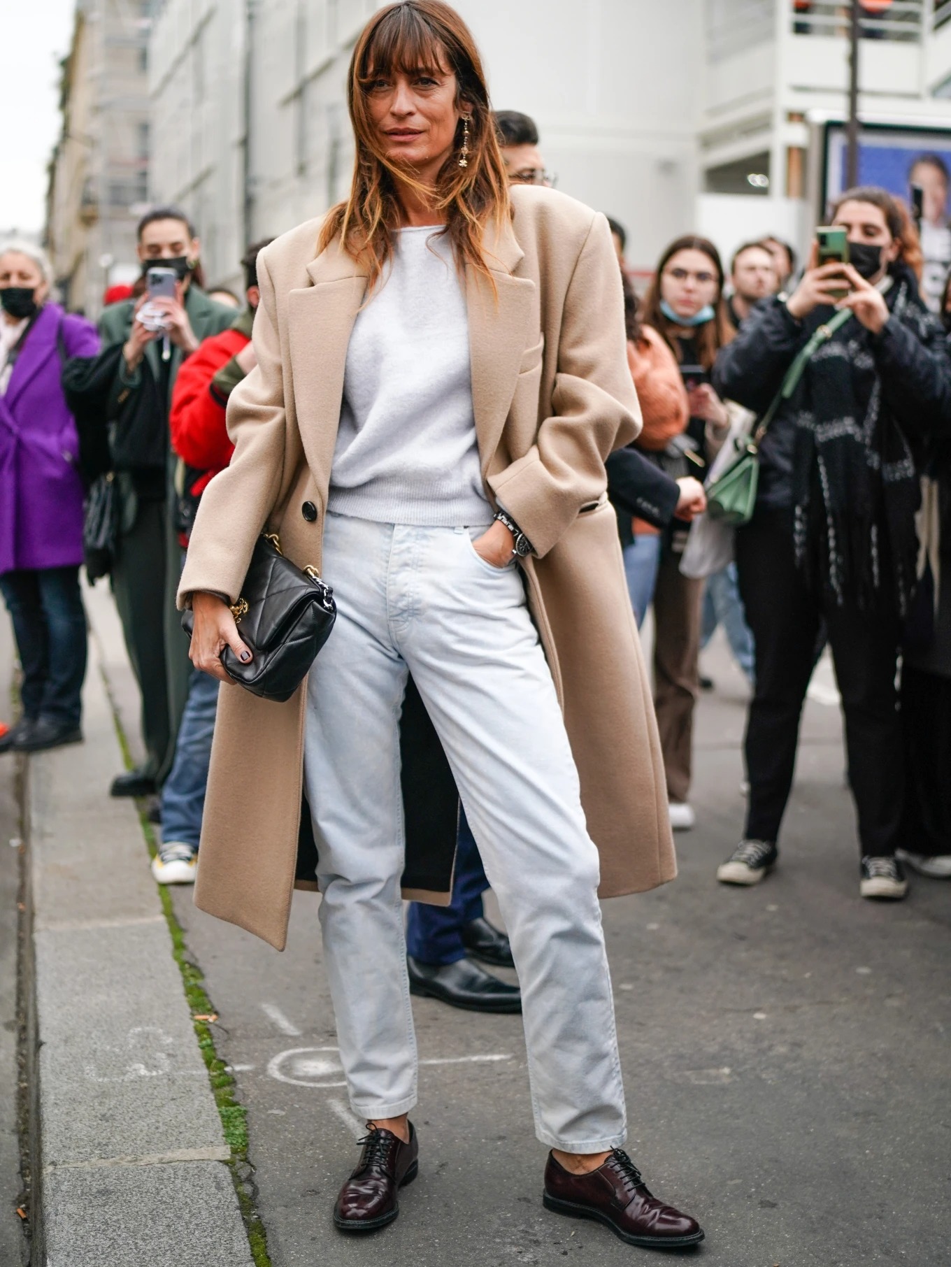 5 kiểu mặc thanh lịch phụ nữ trên 40 tuổi ở Paris ưa chuộng cho mùa thu đông - 3