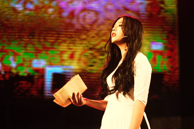 Vở kịch gây tiếng vang của học sinh trường THPT chuyên Hà Nội - Amsterdam