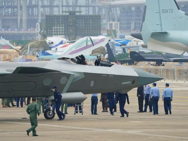 Triển lãm Chu Hải tiết lộ quy mô phi đội tiêm kích tàng hình J-20 Trung Quốc