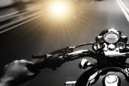 Tin tức trong ngày - Bật đèn xe máy chiếu xa thế nào cho đúng luật, tránh bị phạt?