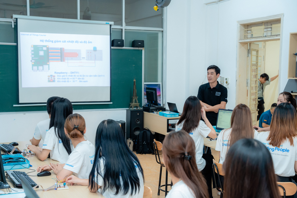 Chương trình đào tạo của SIC đạt chuẩn quốc tế được xây dựng bởi các chuyên gia của Samsung dựa trên những thực tiễn của doanh nghiệp đảm bảo tính thời đại và ứng dụng.
