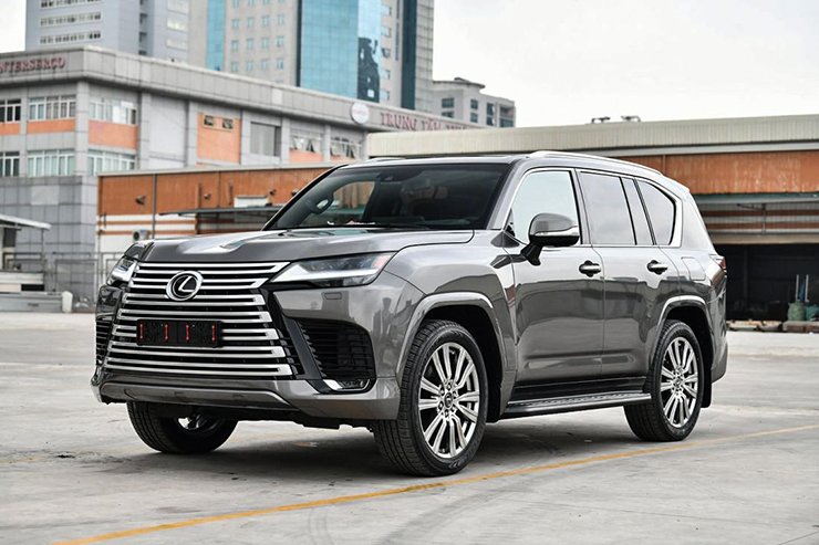 Lexus LX600 lên sàn xe cũ, thu hút nhiều người thừa tiền - 3