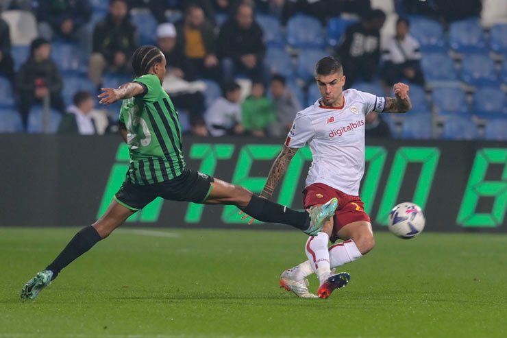 AS Roma đánh rơi lợi thế trong những phút cuối khi gặp Sassuolo