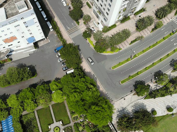 Tin tức trong ngày - Hình ảnh bức tường cao 2,5m ngăn thông tuyến đường ven sông tuyệt đẹp ở TP.HCM