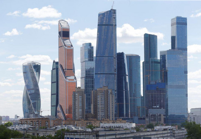 Hình ảnh các tòa nhà dân cư phía trước Trung tâm Kinh doanh Quốc tế Moscow, ngày 22/5/2017. Ảnh: Reuters.&nbsp;