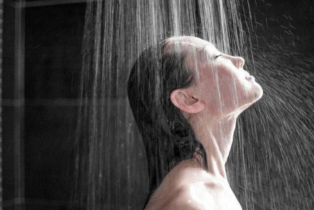 Khi tắm, cố gắng không thường xuyên rửa "3 nơi" này của cơ thể