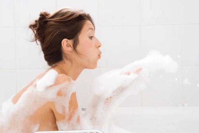 Khi tắm, cố gắng không thường xuyên rửa "3 nơi" này của cơ thể - 1