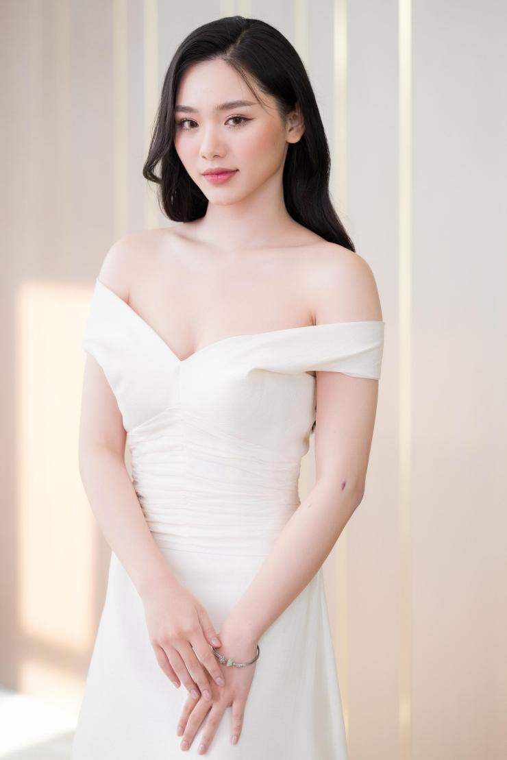 Để có thể đến với cuộc thi Hoa hậu Việt Nam 2022, Đinh Khánh Hoà đã nỗ lực giảm 10kg. 
