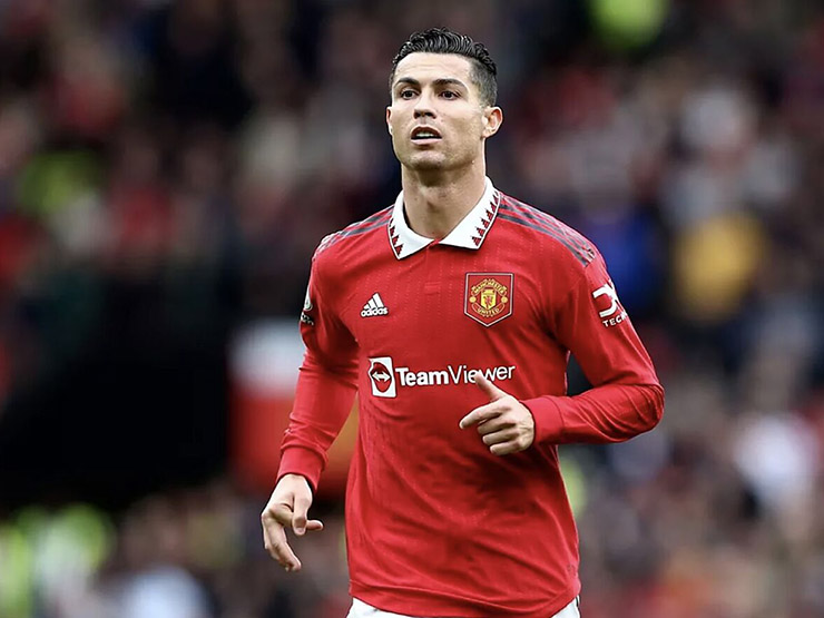 Ronaldo không được đăng kí thi đấu trong trận MU thắng ngược Aston Villa