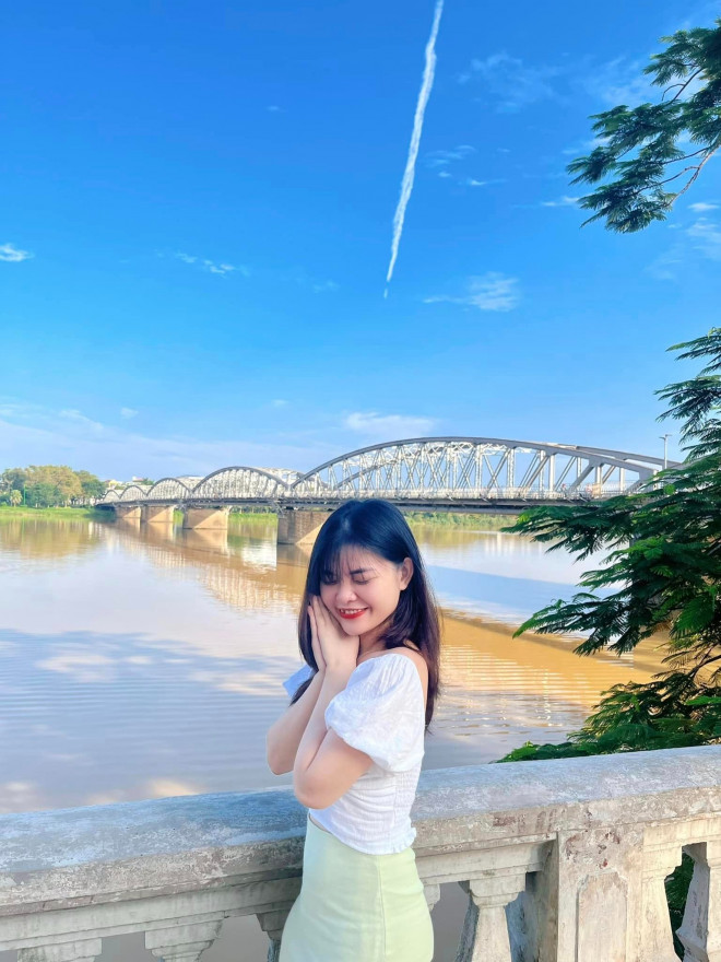 Cầu Trường Tiền nổi tiếng.