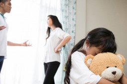 Giáo dục - du học - 3 tác hại tâm lý nhiều cha mẹ không lường trước được khi để trẻ chứng kiến cuộc cãi vã của mình