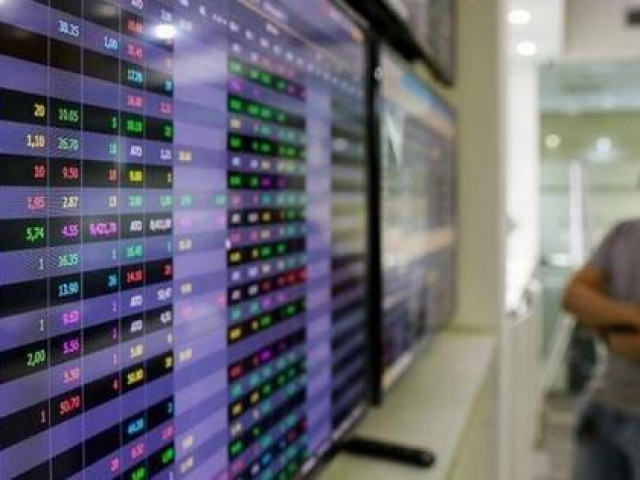 Kinh doanh - Ủy ban chứng khoán nói gì về việc thị trường liên tục lao dốc?