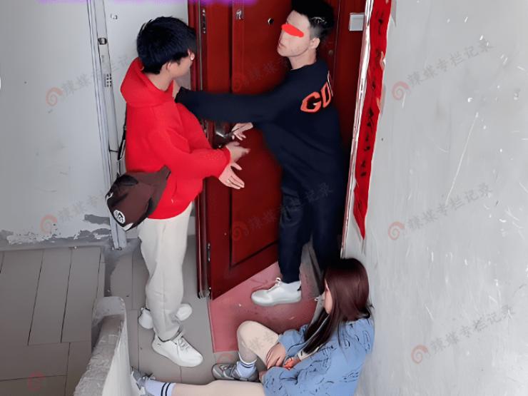 Bạn trẻ - Cuộc sống - Bạn gái say xỉn được trai lạ đưa về, chàng trai làm một việc bất ngờ