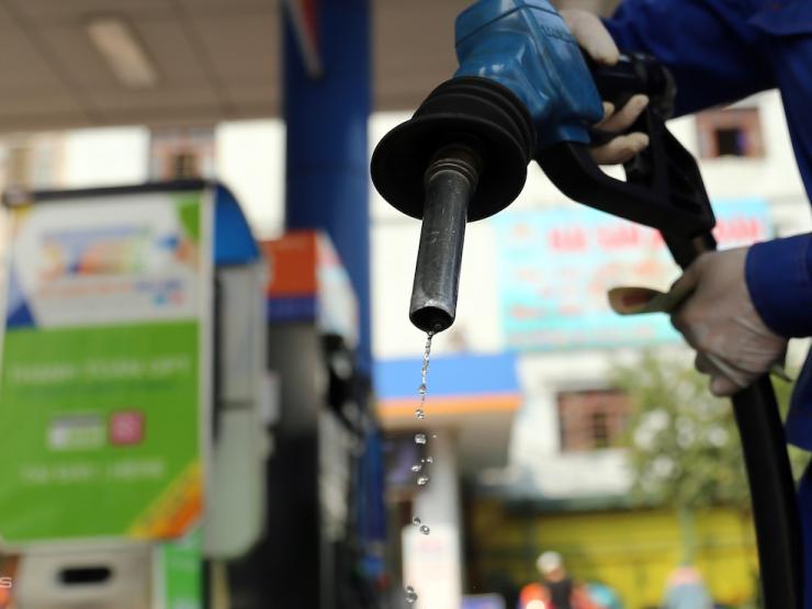 Thị trường - Tiêu dùng - Giá xăng dầu hôm nay 13/11: Dù tăng mạnh phiên cuối tuần nhưng lao dốc mạnh cả tuần