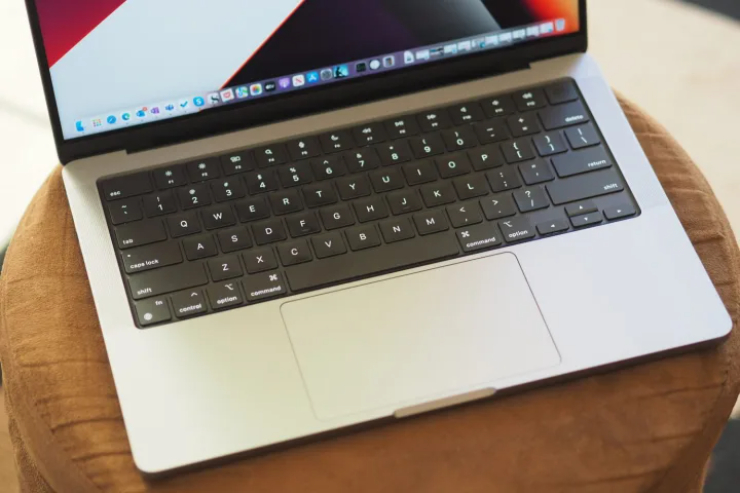 So kè “siêu phẩm laptop Windows” với MacBook Pro 14 - 2