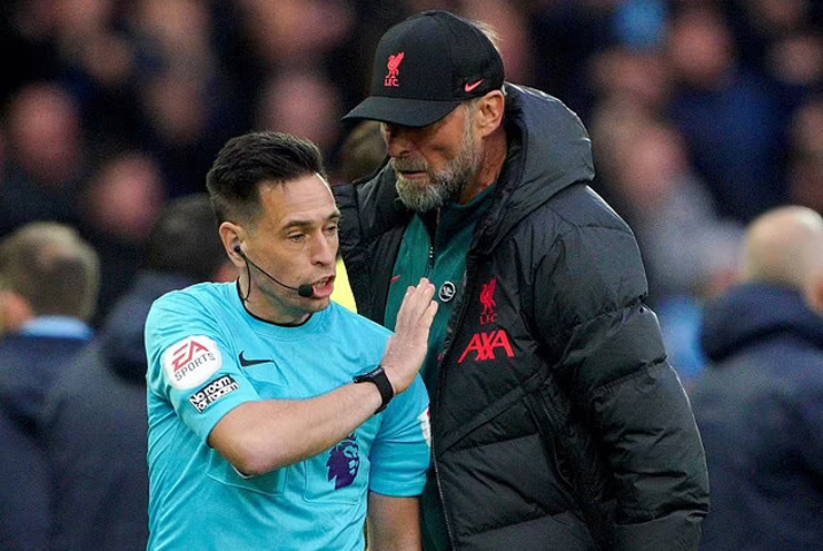 Jurgen Klopp nhận thêm án phạt từ FA