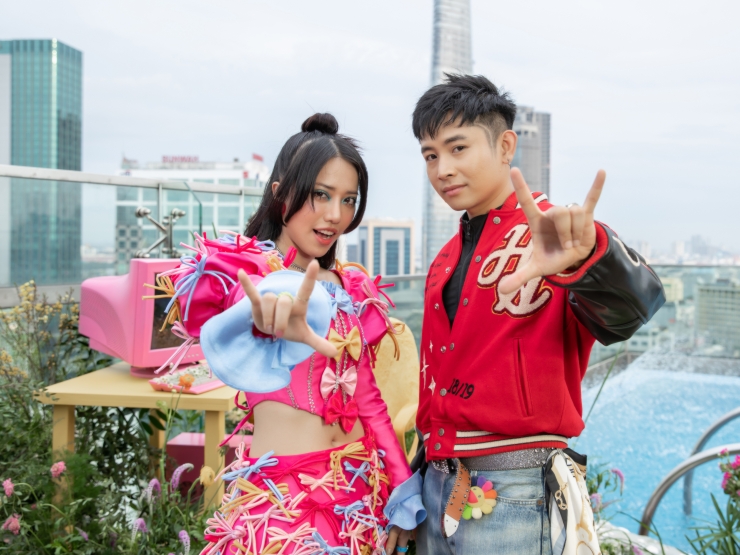 Ca nhạc - MTV - "Quý cô say xỉn" Phùng Khánh Linh định cư một tháng tại Mỹ để thu âm cho đĩa nhạc