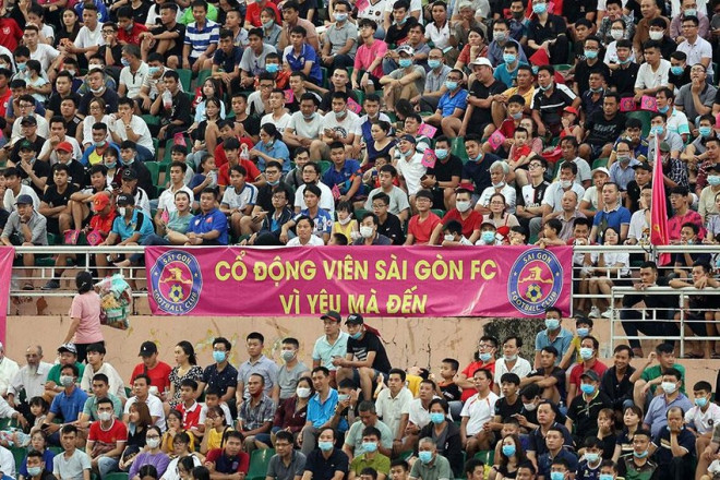 Cổ động viên Sài Gòn FC từng “vì yêu mà đến” nhưng nay thì… Ảnh: ANH PHƯƠNG