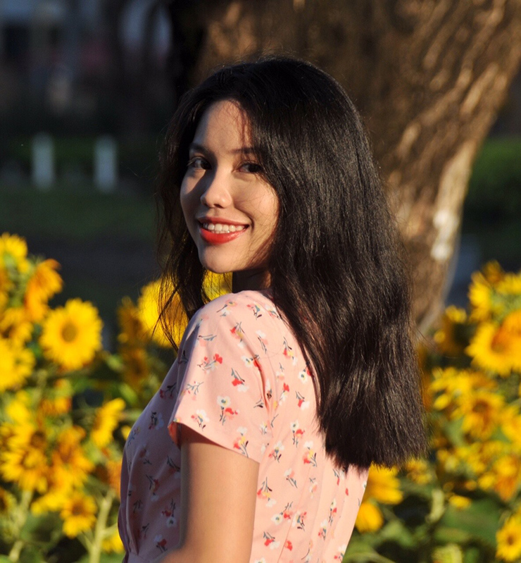 “Bóng bàn cần sự phán đoán nhanh và sự phối hợp của mắt, tay, chân để có thể ứng phó. Khi mới tiếp xúc với bóng bàn, tôi không điều khiển và làm chủ được động tác của mình. Đã có nhiều lúc tôi muốn dừng lại vì không nhìn thấy sự tiến bộ của bản thân. Nhưng nhờ sự động viên của thầy và lời dạy “Ngựa hay là ngựa đi đường dài", tôi đã cố gắng nhẫn nại để có thể tốt lên hơn từng ngày”, Thùy Chi tâm sự.