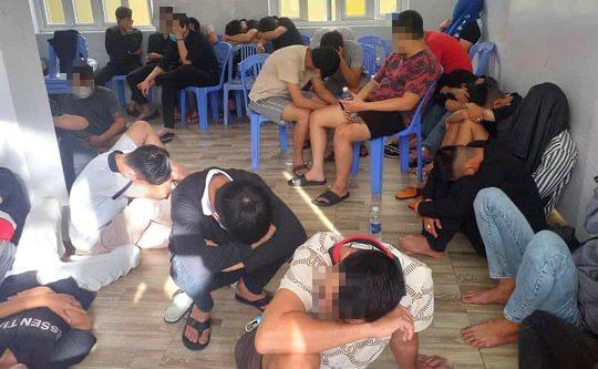 71 người phê pha ma túy tại quán karaoke ven biển Đà Nẵng - 1
