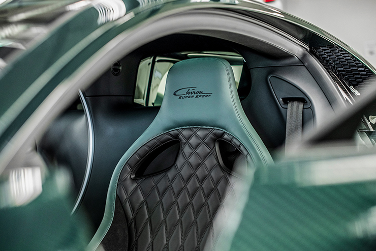Cận cảnh siêu phẩm Bugatti Chiron thứ 400 sở hữu các chi tiết carbon cực độc - 8