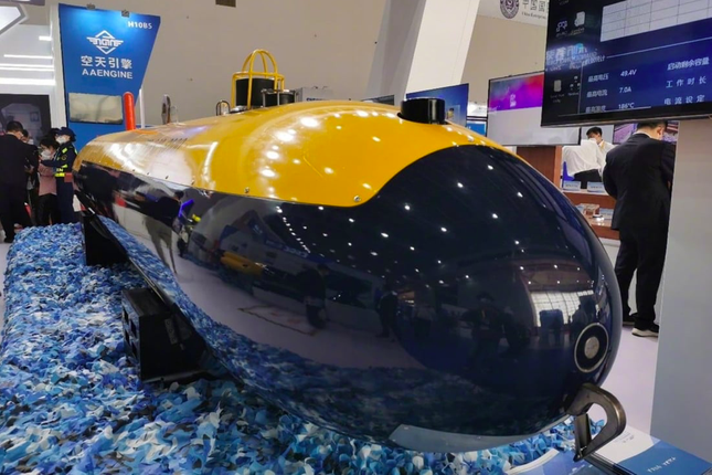 Tàu ngầm không người lái Haishen 6000 được trưng bày ở triển lãm Chu Hải (ảnh: SCMP)