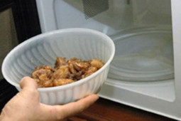 Ẩm thực - 5 thực phẩm không nên hâm nóng trong lò vi sóng tránh nguy cơ rước bệnh vào người