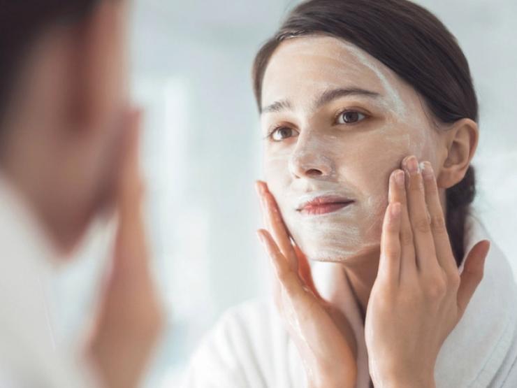 Làm đẹp - Mùa đông dùng serum gì để da láng mượt như gương?