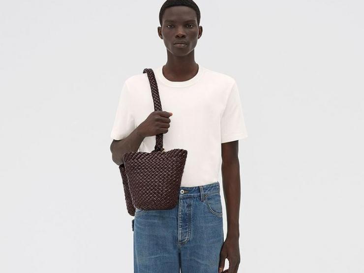 Thời trang - Bottega Veneta đưa ra giá trên trời cho chiếc túi khó hiểu