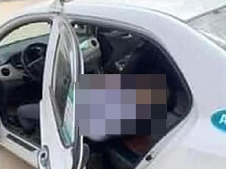 Pháp luật - Ngồi trong xe chờ khách tham quan, tài xế taxi tử vong bất thường