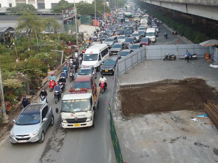 Đường Nguyễn Xiển tắc không lối thoát: Cục CSGT nêu phương án giải quyết