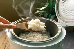 Ẩm thực - Nấu cơm nhớ thêm 3 thứ này vào để hạt cơm trắng, thơm, dẻo không thua gì xôi
