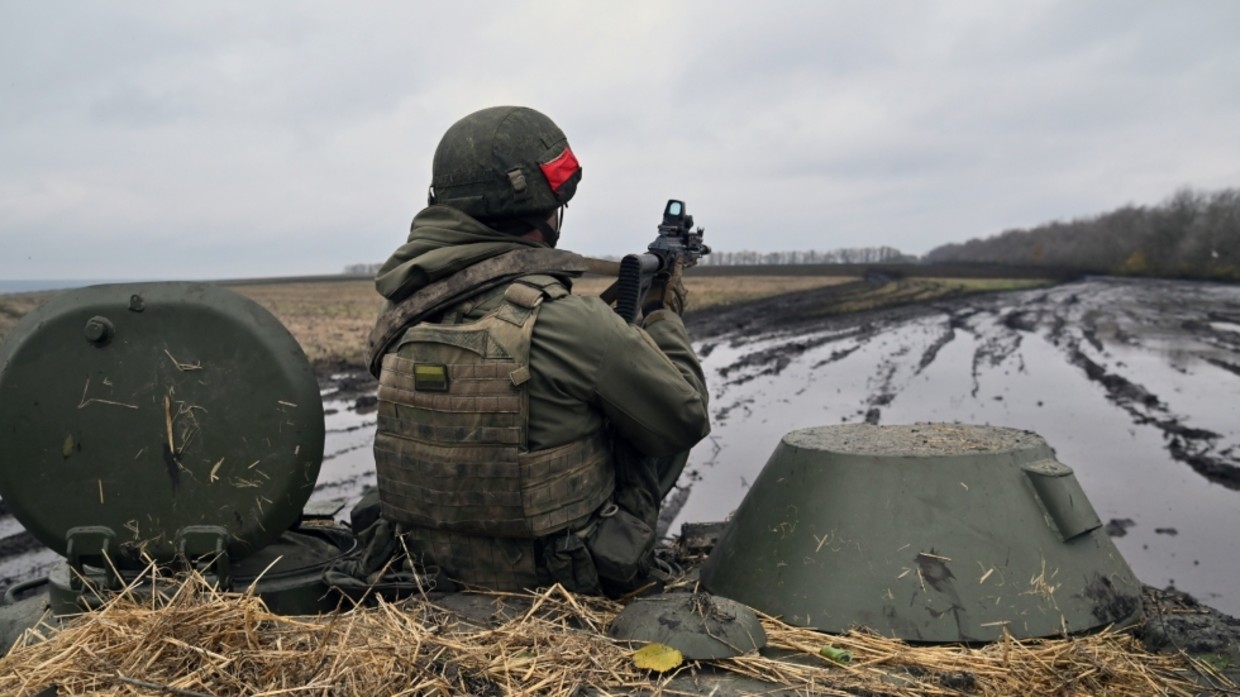 Binh sĩ Nga làm nhiệm vụ trinh sát trong xung đột ở Ukraine.