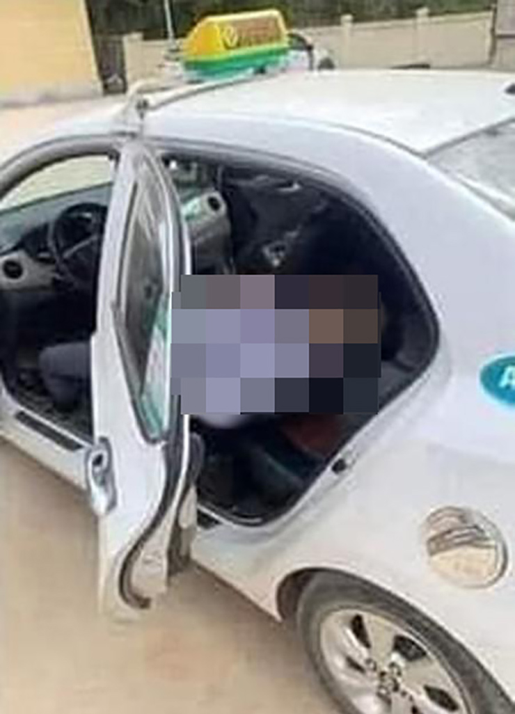 Hình ảnh người tài xế tử vong bất thường trong chiếc xe taxi. Ảnh: OFFB