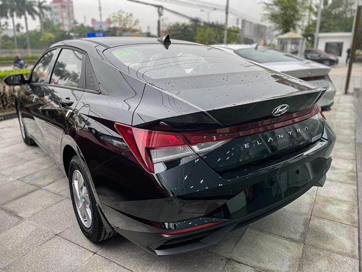 Đây là phiên bản tiêu chuẩn của dòng xe Hyundai Elantra thế hệ mới - 2