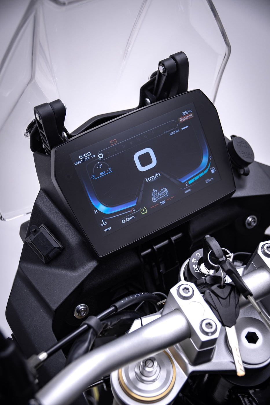 Voge 900 DS trình làng khiến Honda CB500X phải "toát mồ hôi" - 3
