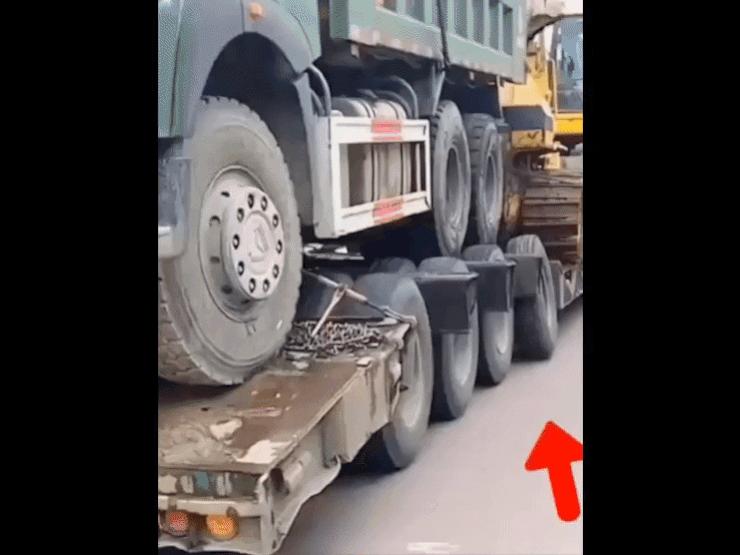 Ô tô - Clip: Hài hước bánh xe phoọc "đi ra đi vào" mà không chịu rơi ra