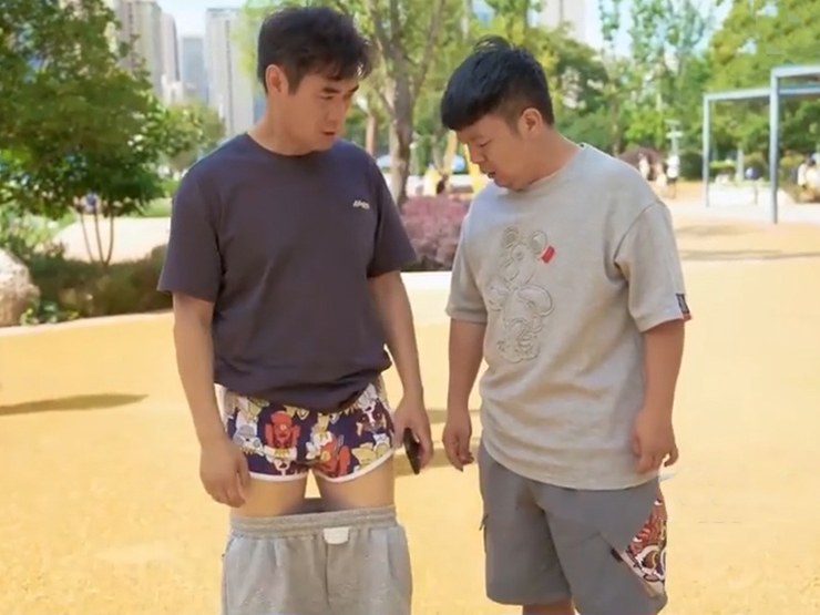 Clip hài hước - Hiểu nhầm ý của bác sĩ, chàng trai dùng biện pháp lạ để trị bệnh