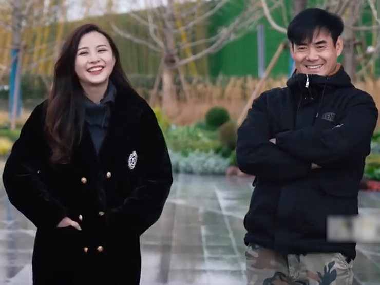 Clip hài hước - Bạn cũ lâu ngày gặp nhau lại có hành động không thể tin nổi