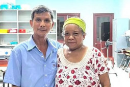 Tin tức trong ngày - Hai chị em tìm thấy nhau sau gần 50 năm thất lạc