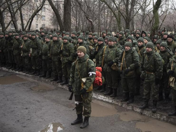 Ông Putin cho phép sinh viên miền Đông Ukraine rời quân đội, lãnh đạo Donetsk lên tiếng