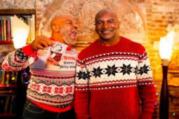 Thể thao - Mike Tyson 25 năm sau ngày cắn tai Holyfield, "tái hợp" kình địch