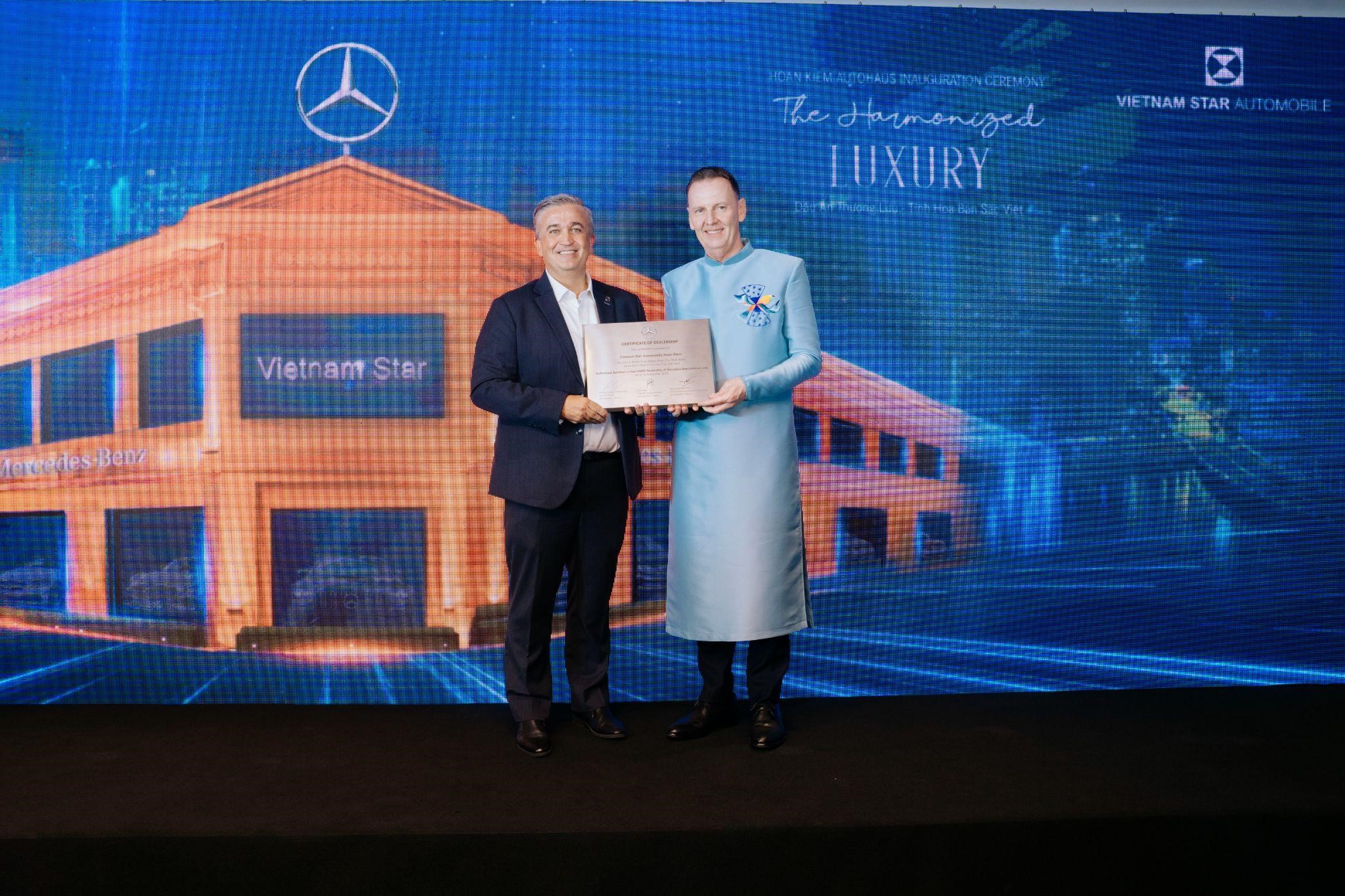 Showroom Mercedes-Benz độc đáo của khu vực Đông Nam Á ra mắt tại Hà Nội - 5