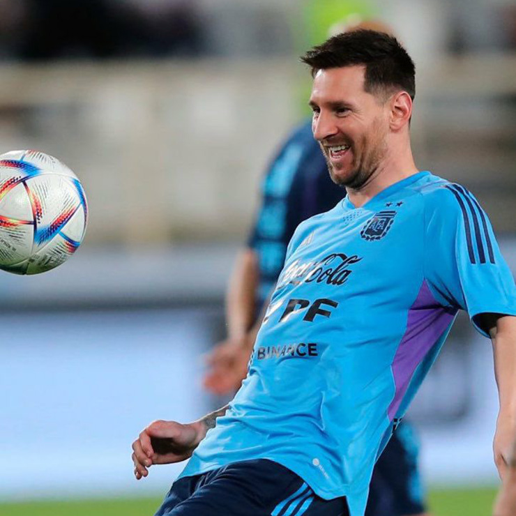 Messi &#8220;chấn thương&#8221; trước World Cup?