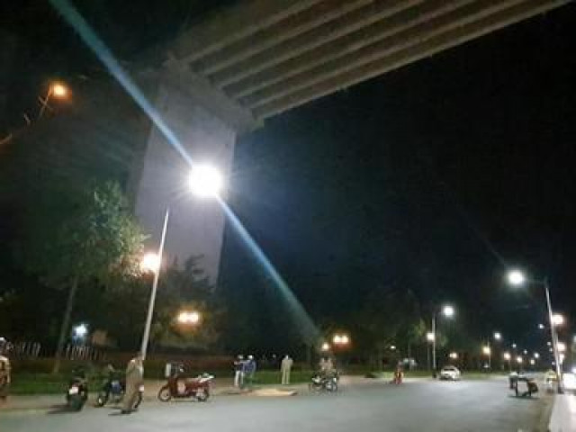 Pháp luật - Người đàn ông nhảy từ cầu Rạch Miễu xuống đường Hoàng Sa tử vong