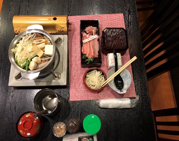 Món lẩu Chankonabe trong nhà hàng cổ Sumo Chaya Ikoro (Kyoto - Nhật Bản)