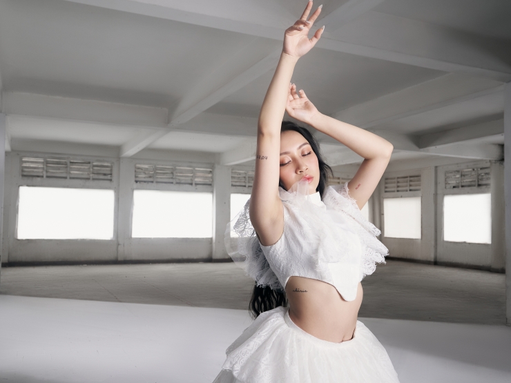 Ca nhạc - MTV - Con gái út 20 tuổi nhà diva Mỹ Linh thay đổi ra sao sau ồn ào trang phục "nổi loạn"?